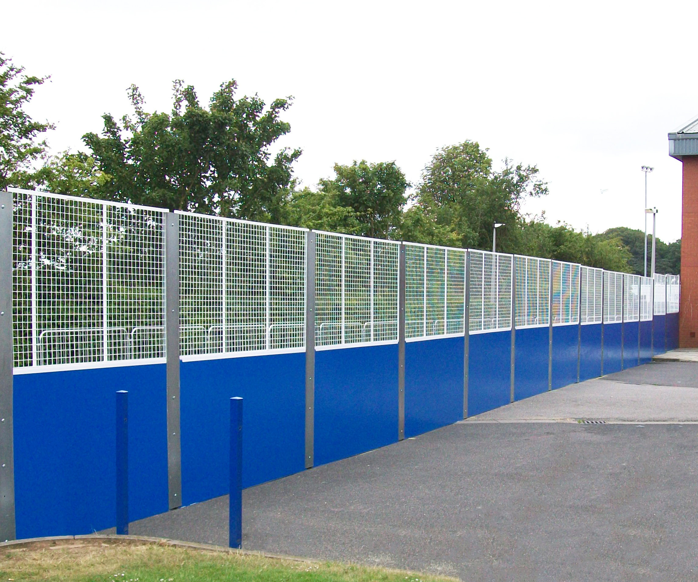 Half Mesh / Half Solid